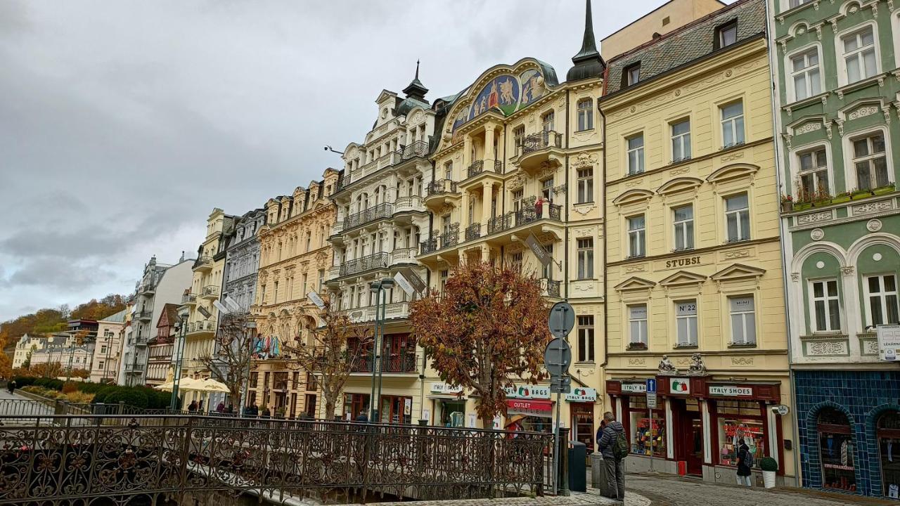 Apartments Stubsi With Colonnade View 卡罗维发利 外观 照片