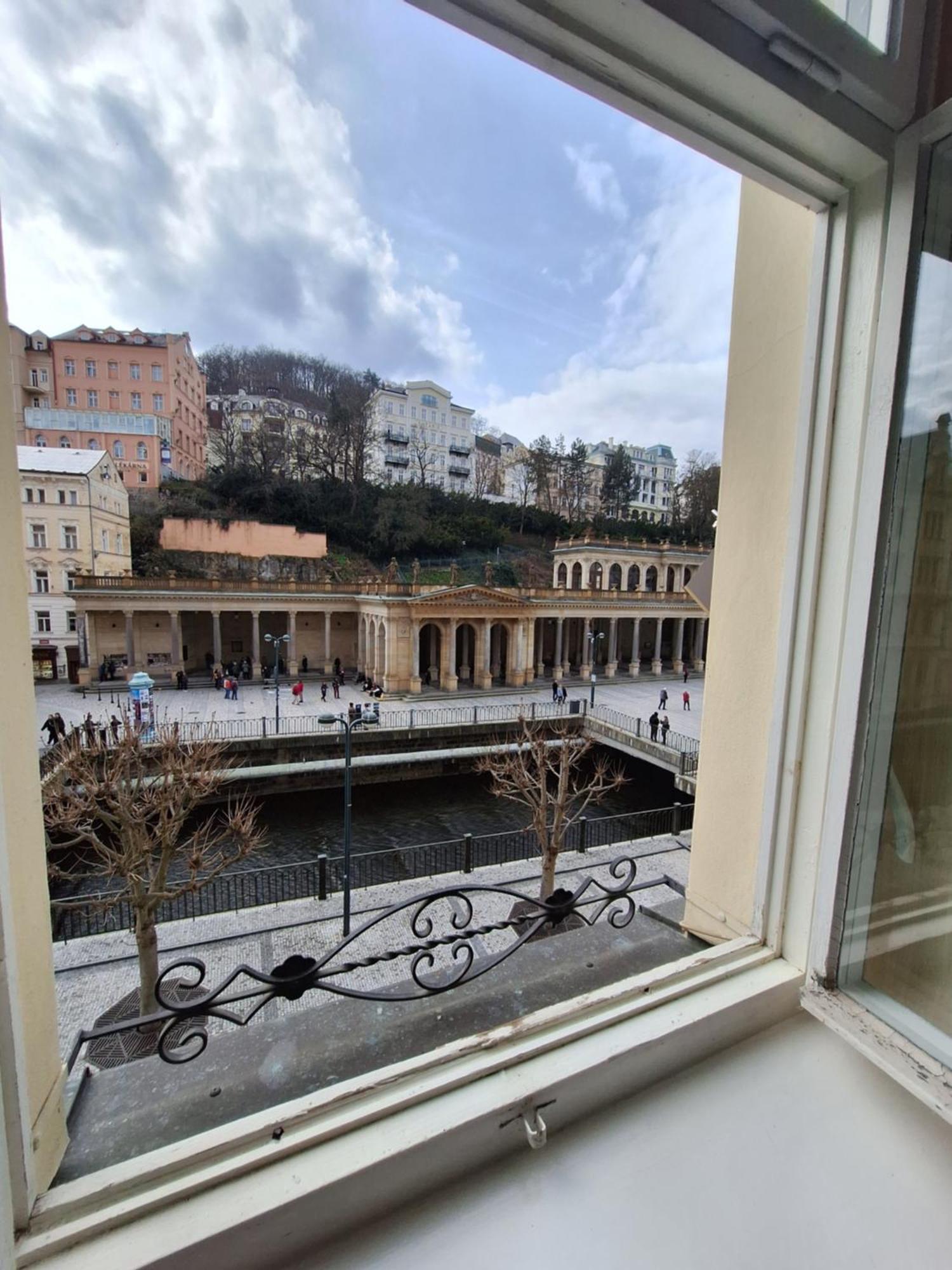 Apartments Stubsi With Colonnade View 卡罗维发利 外观 照片