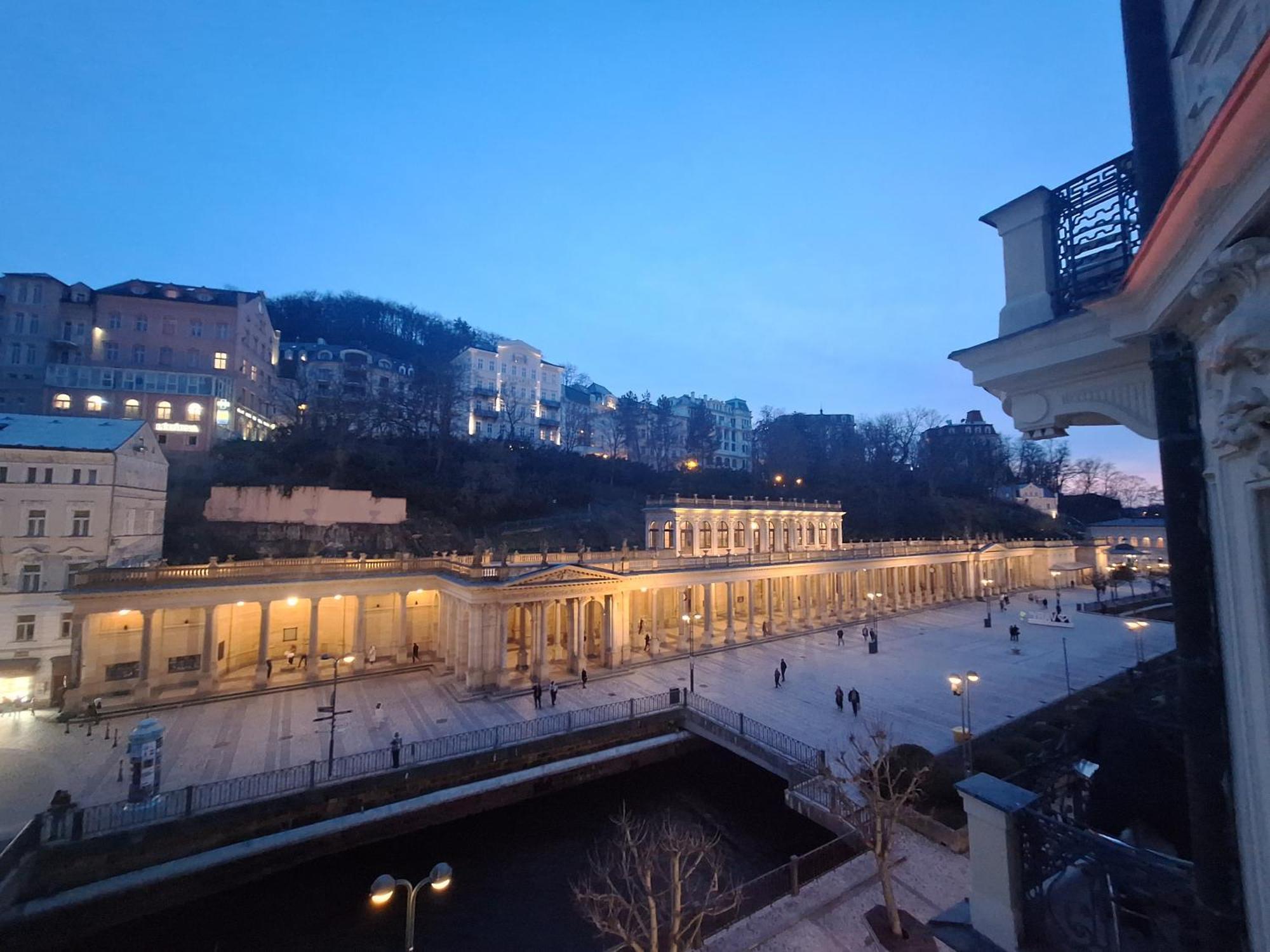 Apartments Stubsi With Colonnade View 卡罗维发利 外观 照片